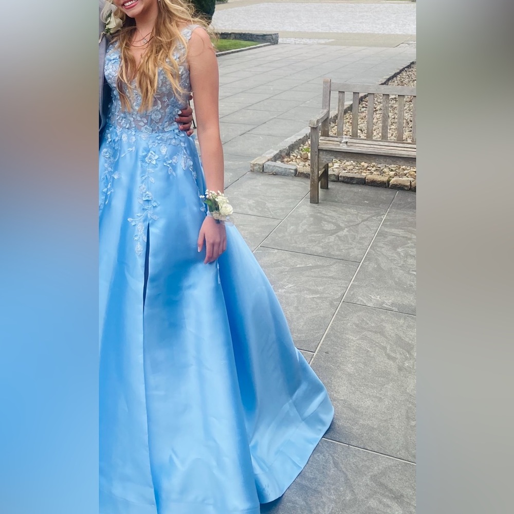 CINDERELLA PROM DRESS - Picture 6 of 8